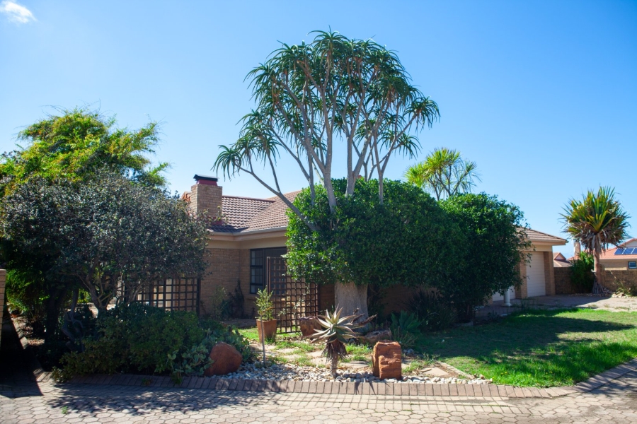 3 Bedroom Property for Sale in Blombosch Western Cape